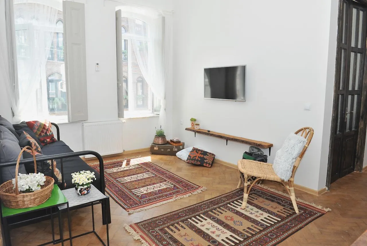 Abanotubani Apartment